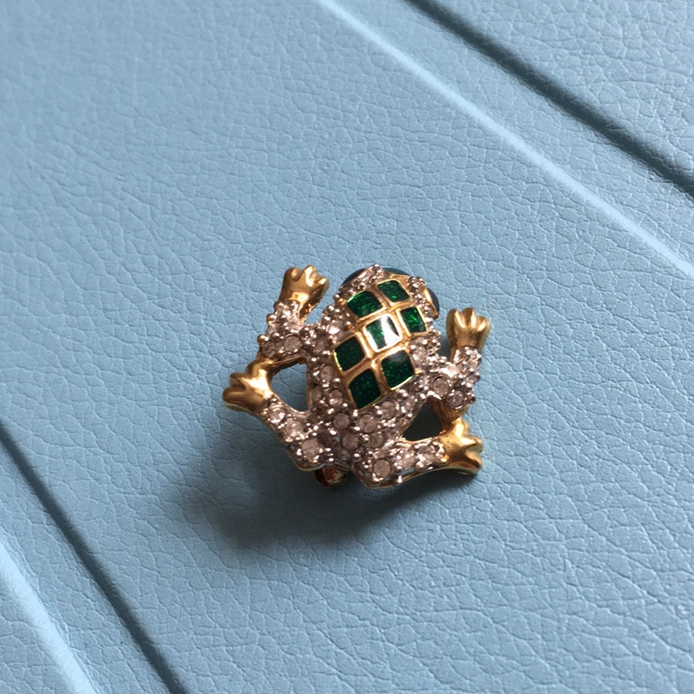 Frog pin - Picture 2 of 3